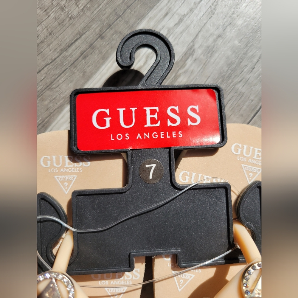 Guess womens size 7 Beige Flip Flops with rhinestone Detail - Picture 3 of 7
